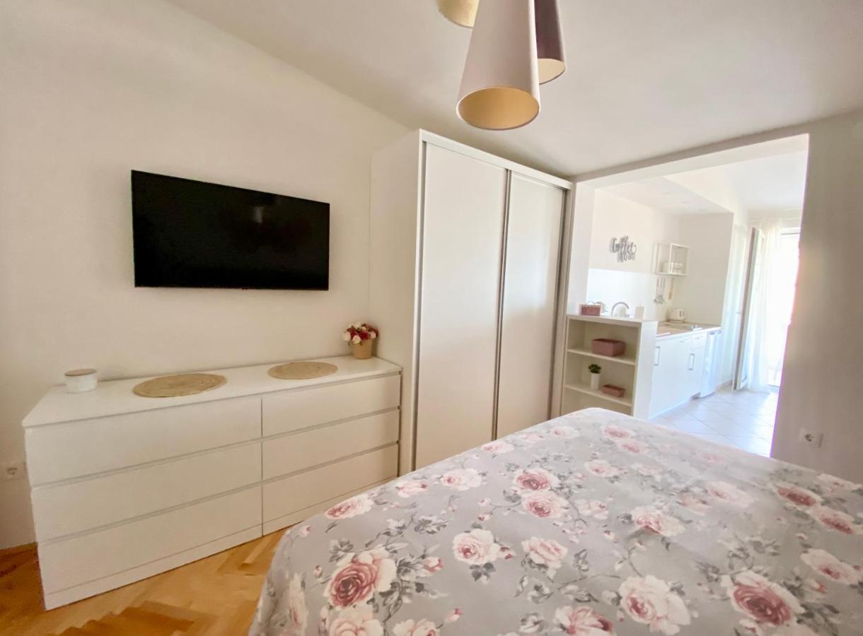 Apartmani Marko Тучепи Екстер'єр фото